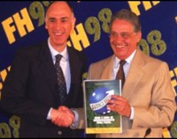 FHC (direita) com o vice-presidente Marco Maciel.