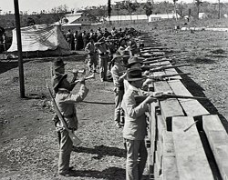 Soldados do exército brasileiro em SC, durante a Guerra do Contestado.